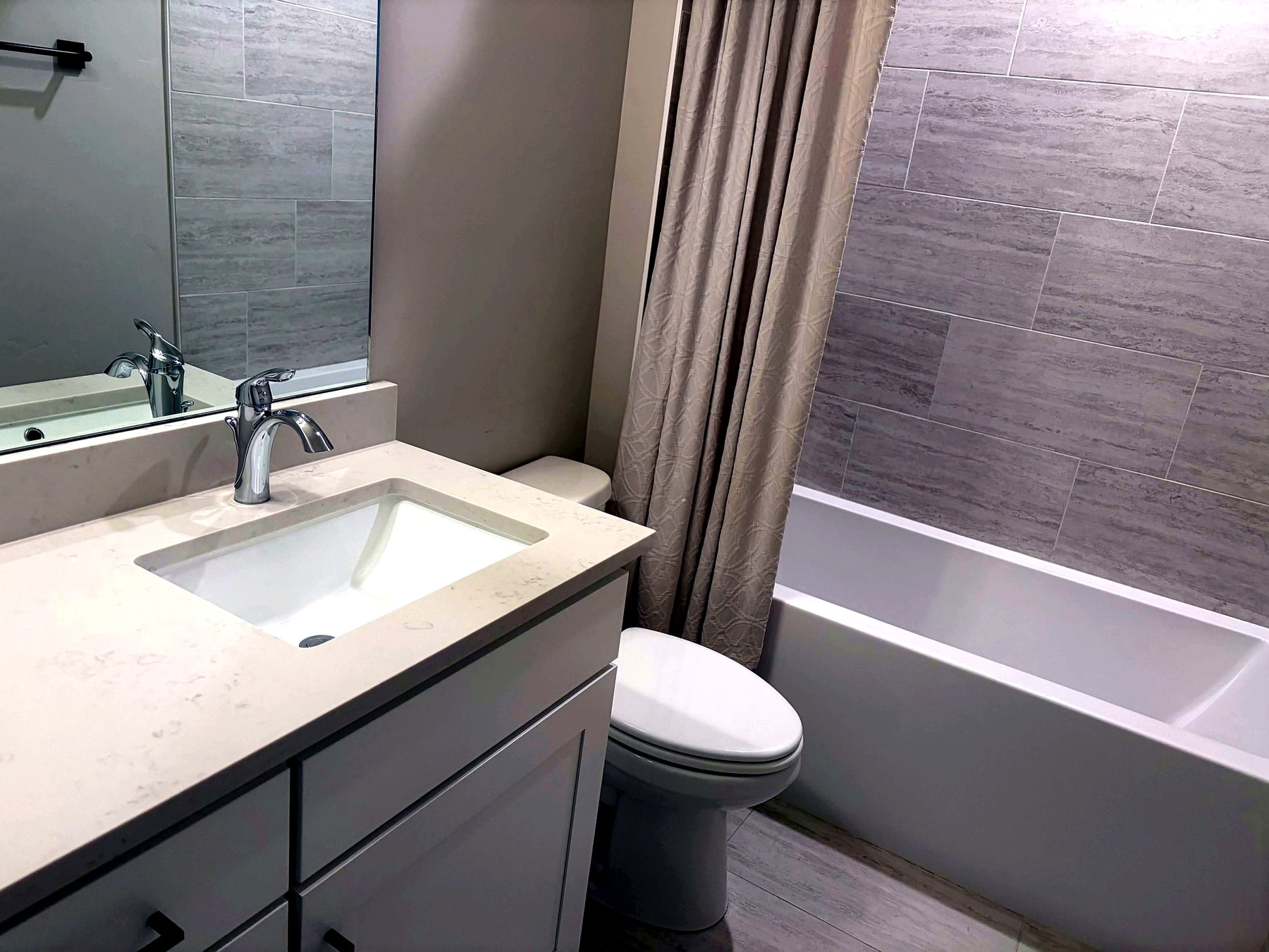 Bathroom residential cleaning photo for Heber City service area, UT homes by Sun Ray Cleaning Services