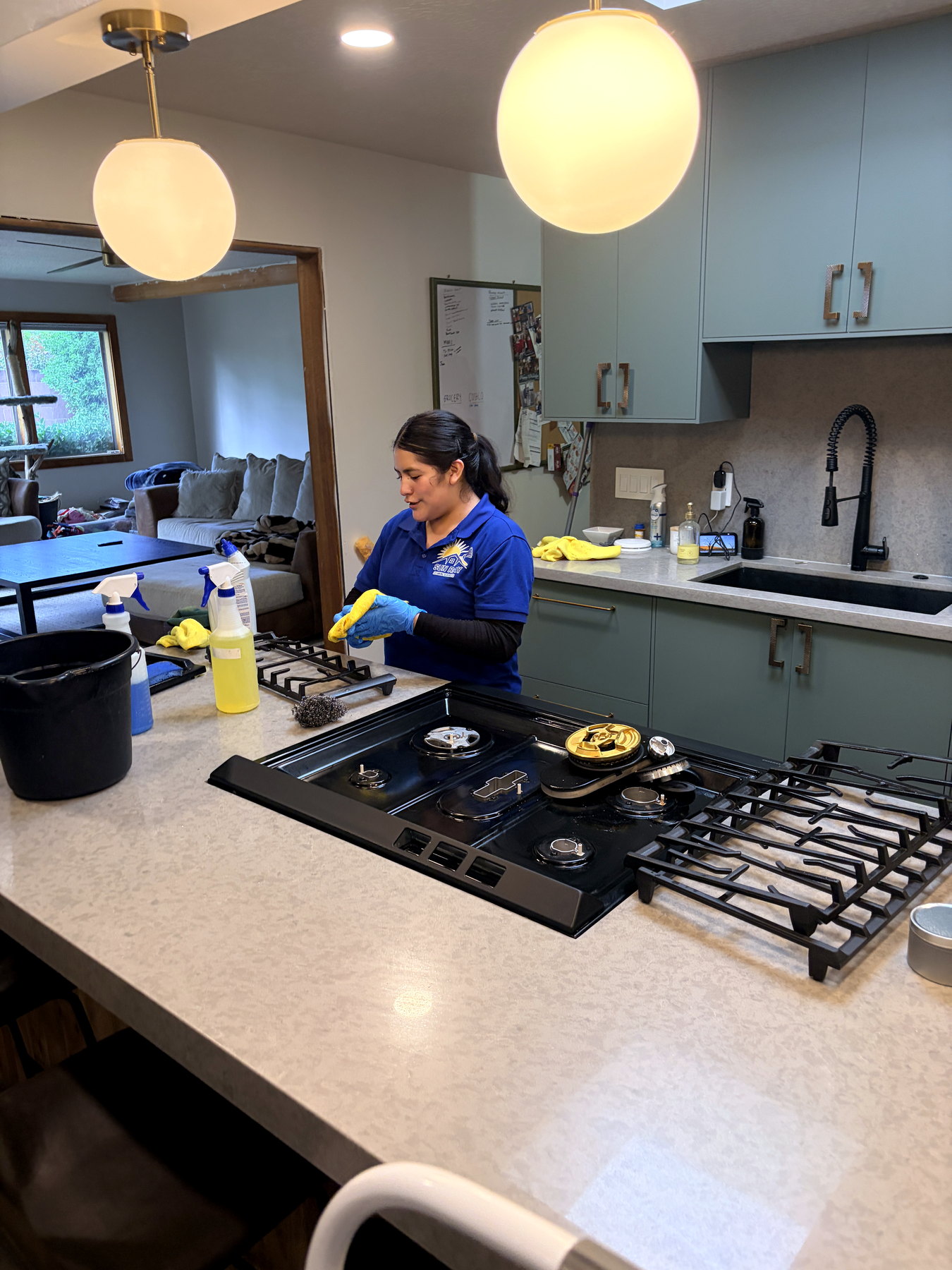 Kitchen airbnb and vrbo turnover cleaning photo for Park City homes by Sun Ray Cleaning Services