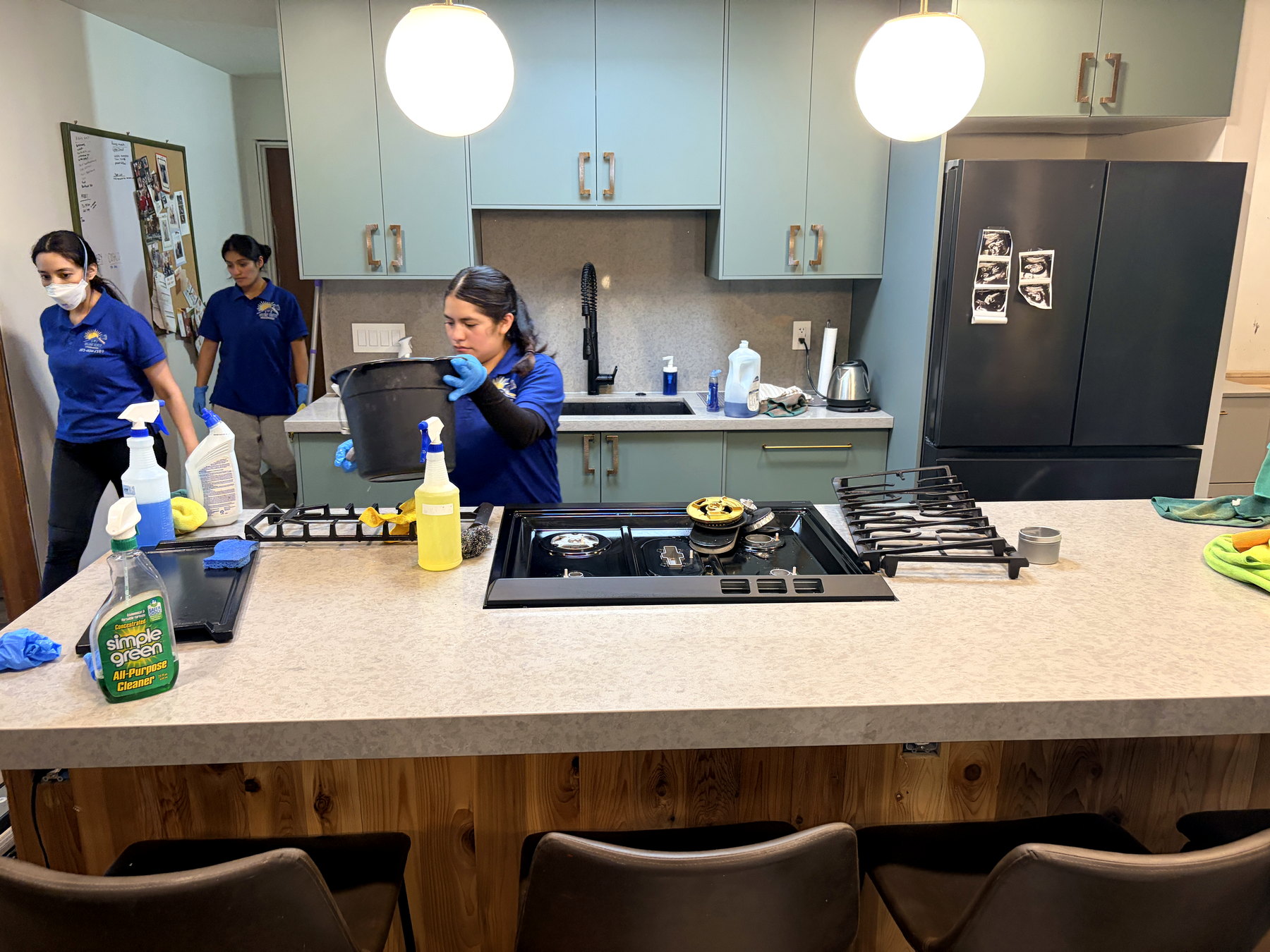 Kitchen airbnb and vrbo turnover cleaning photo for Park City homes by Sun Ray Cleaning Services