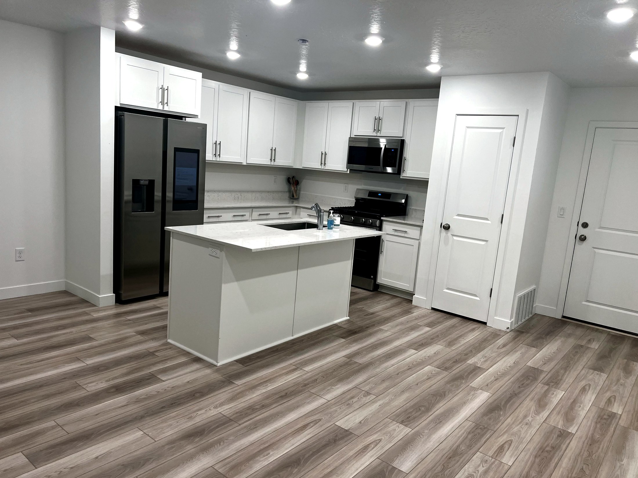Eco-friendly kitchen cleaning in a Park City mountain home