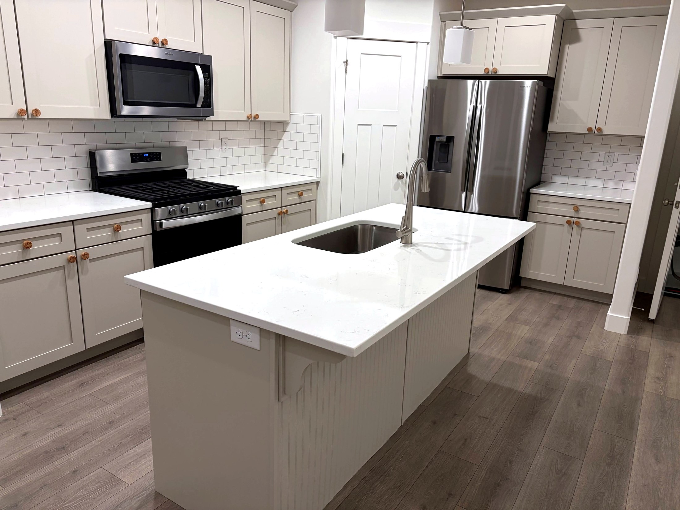 Kitchen cleaned during recurring Sun Ray service