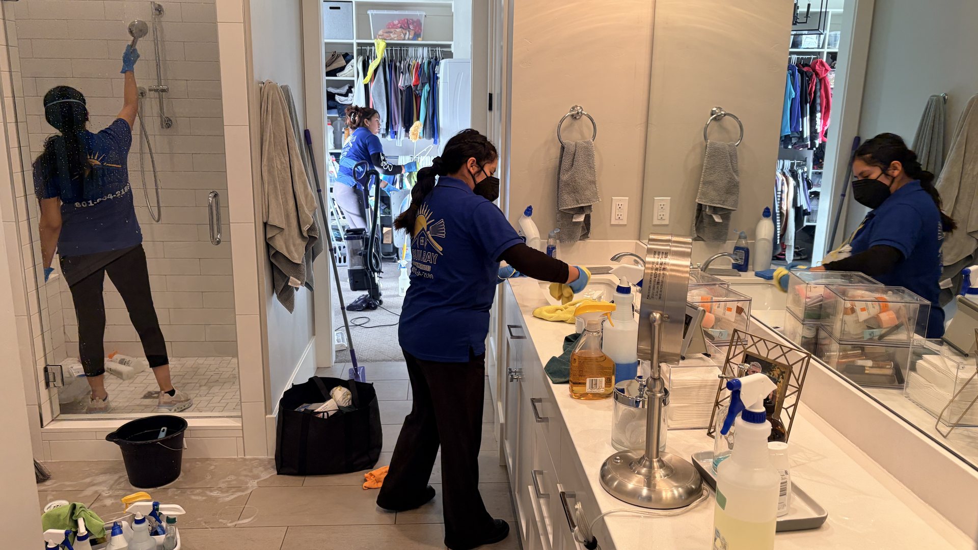 Sun Ray team deep cleaning a bathroom in a Wasatch Back home