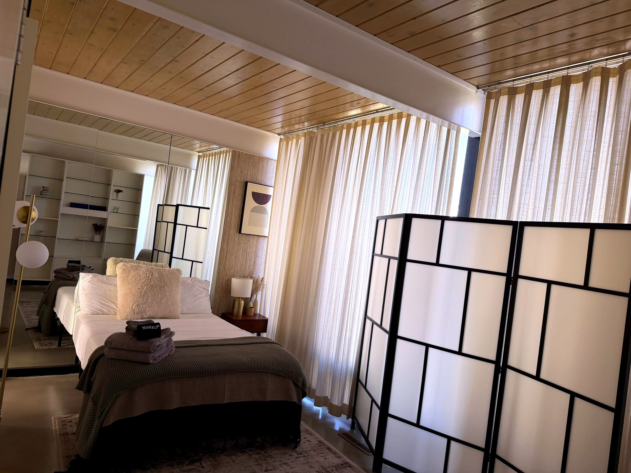 Luxury bedroom detail refreshed by Sun Ray Cleaning for a Wasatch County residential home